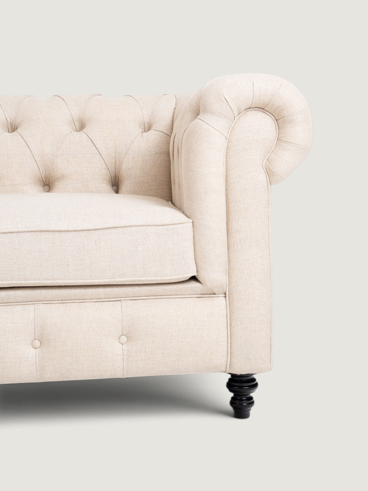 Winchester 4 Seater - Fabric — seat and leg detail