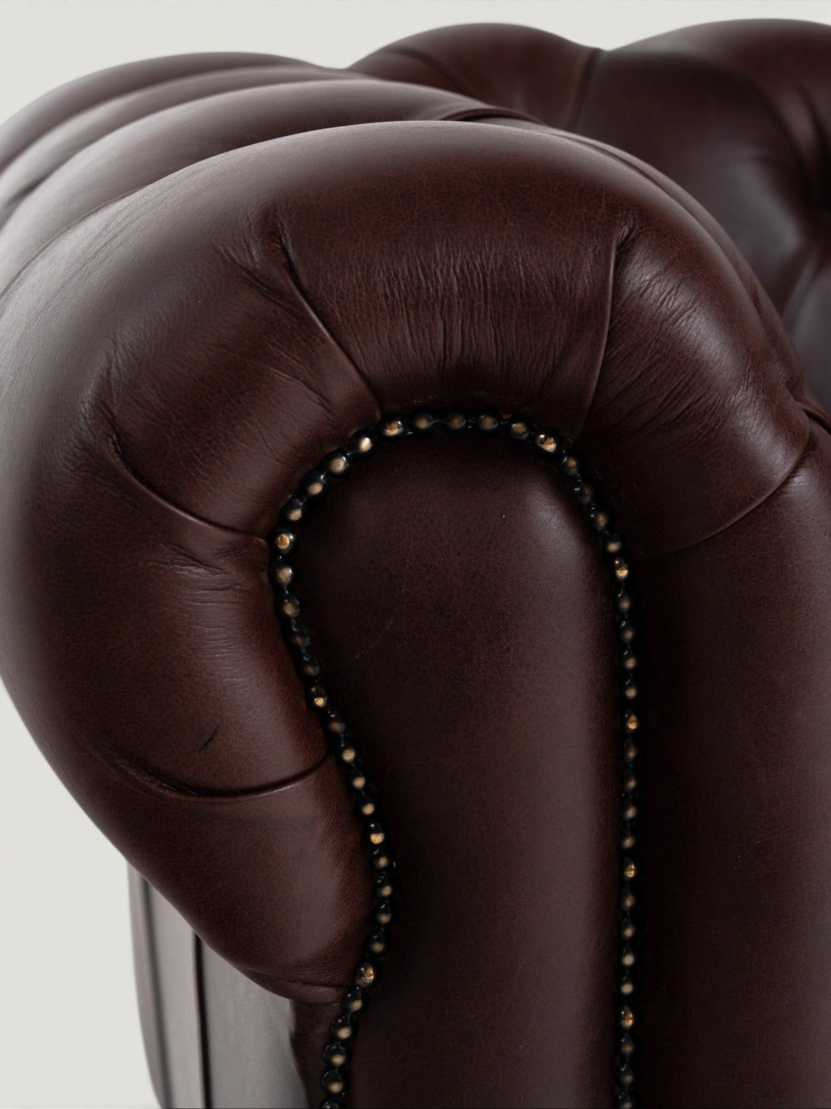 Winchester 3 Seater - Leather — rolled arm detail