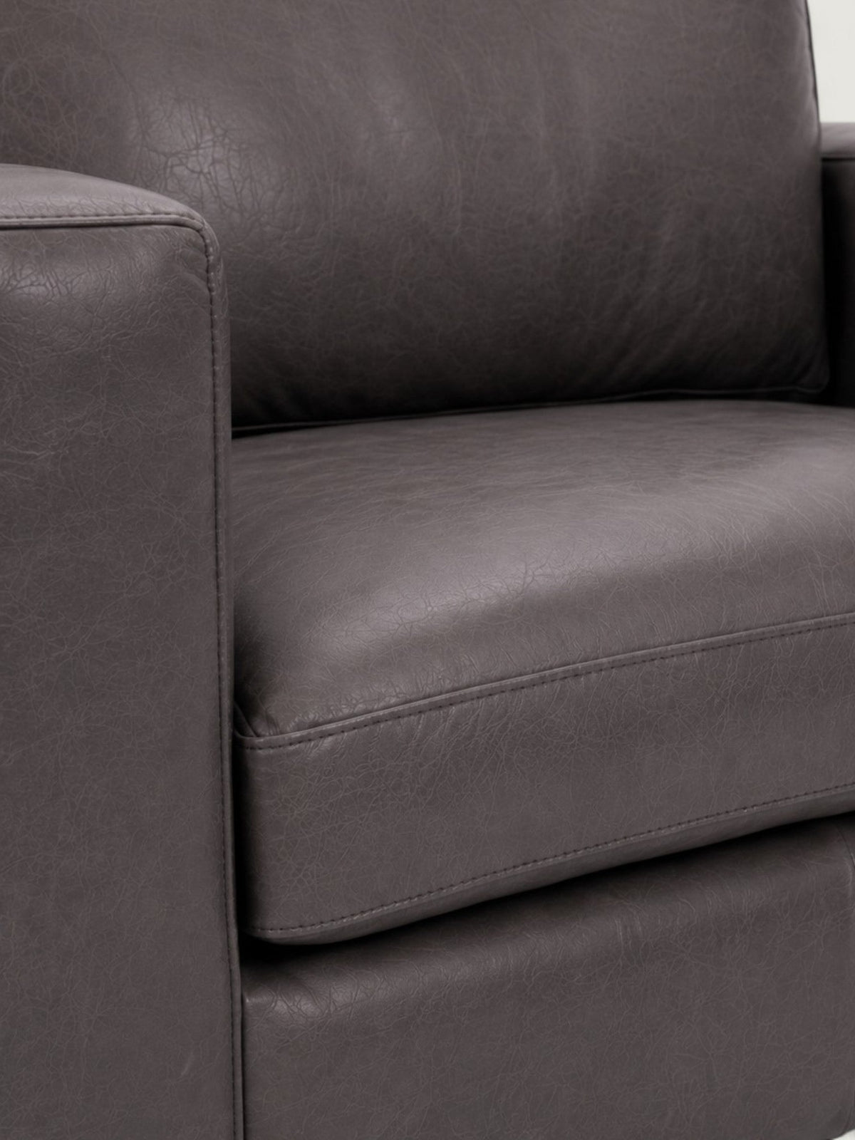 Zuri 1 Seater - Leather — seat cushion detail